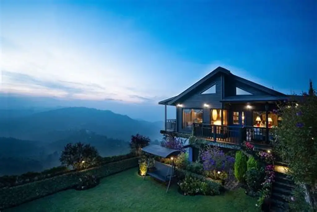 Lake View Villa – 4 BHK